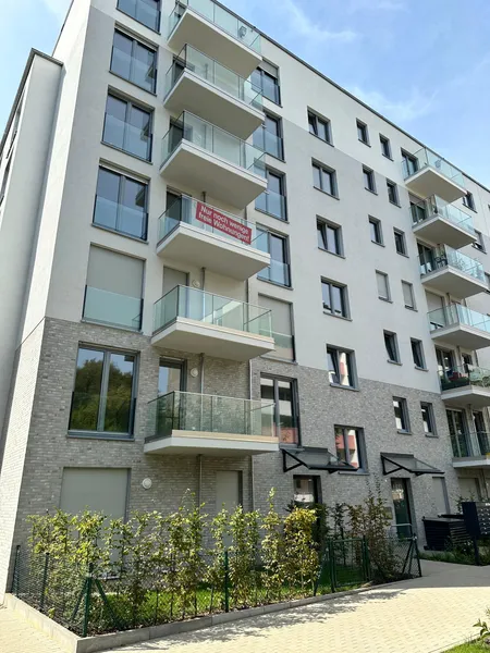 Wohnung mit geh. Ausstattung -Küche-Wannenbad-Dusche-2.Balkone-Keller unmittelbar am Klinikum Buch — photo 1